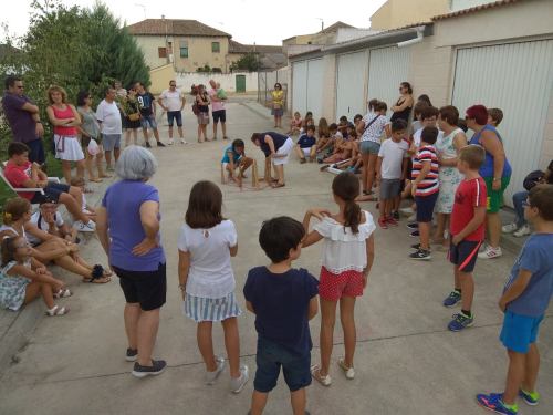 Jugando a los Bolos en Sta Ma la Real de Nieva